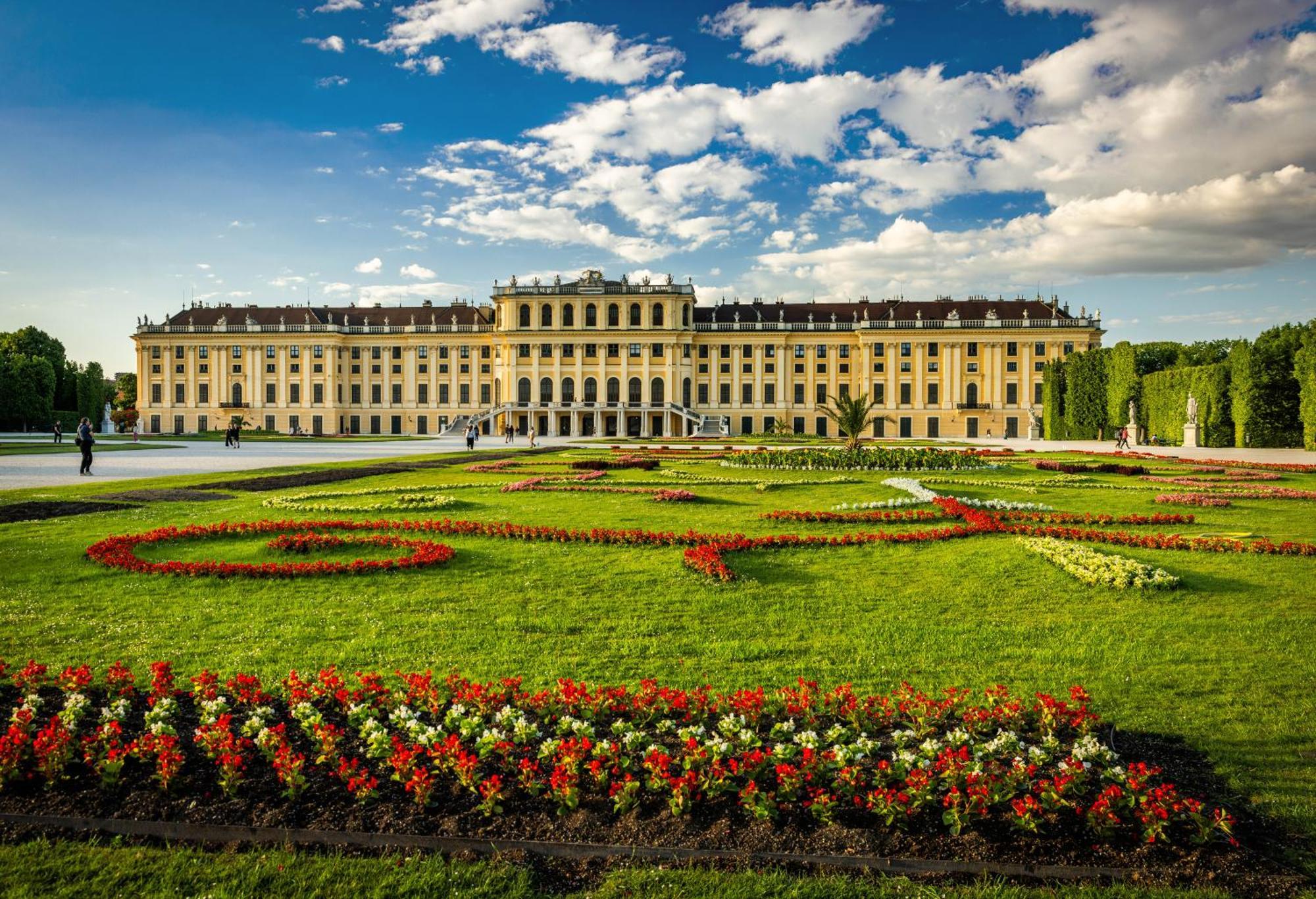 Lyf Schoenbrunn Vienna Luaran gambar